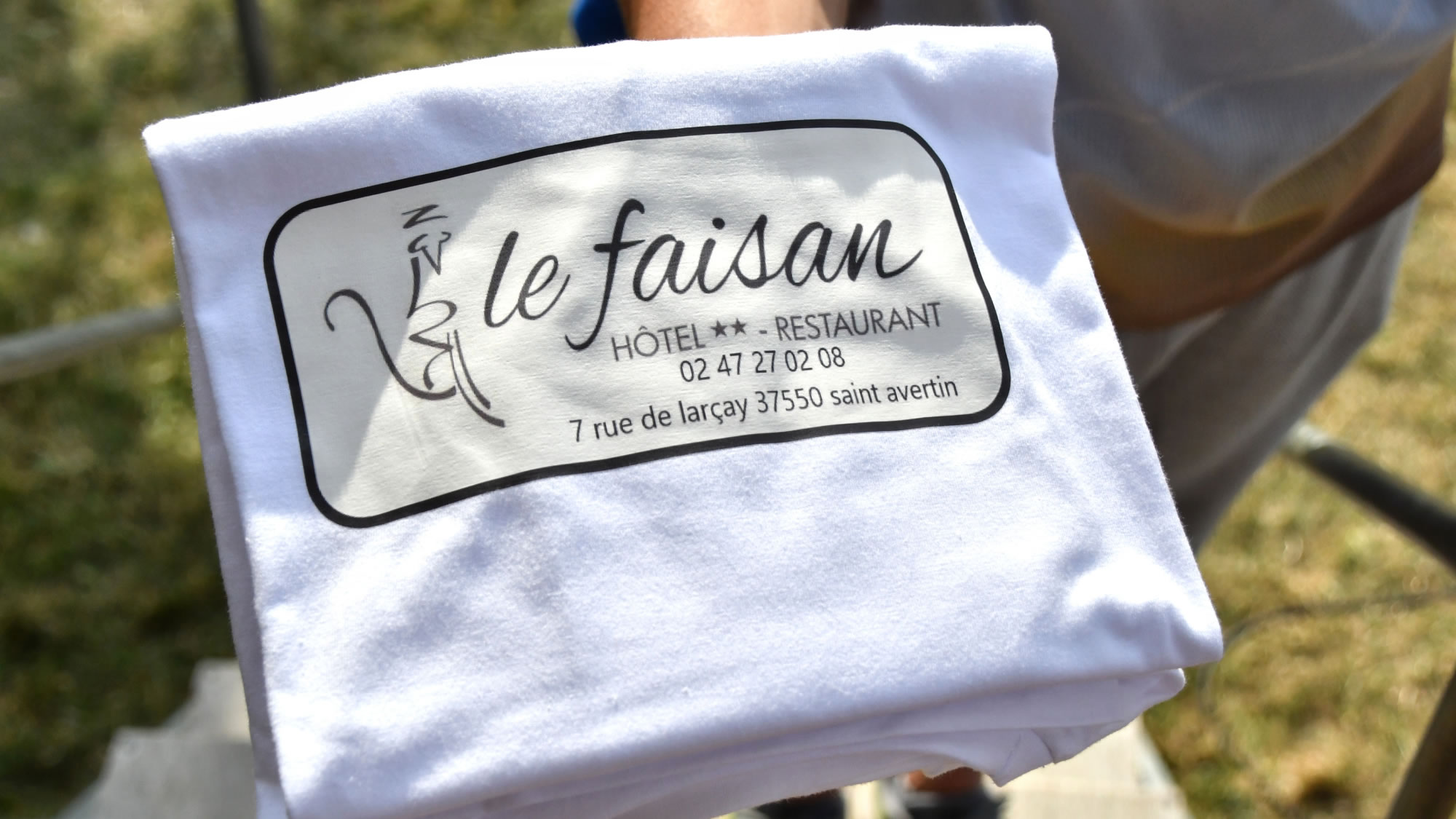 T-Shirt with local sponsor of the Pétanque Grand Prix de Saint-Avertin Le Faisan Hotel